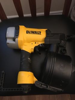 Dewalt 15 degree coil siding nailer pneumatic dw66c-1 used once works perfectly p-23