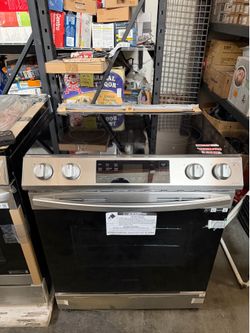 Samsung 30-in Glass Top 5 burners 6.3-cu ft Air Fry Slide-In Electric Range ( Fingerprint Resistant Stainless