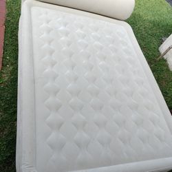 Intex Queen Sized Air Mattress + Built in Electric Air Pump + Headboard: ~7' x 5' x 18": Dirty READ