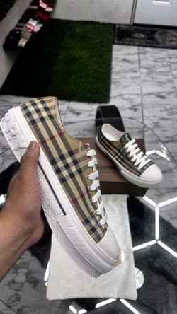 Burbbery shoes