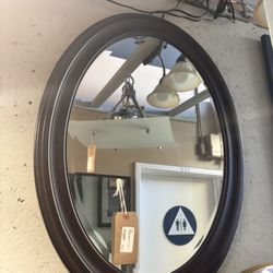 MIRROR Oval Mirror w/ brown wooden frame - SKU: SJEXNV