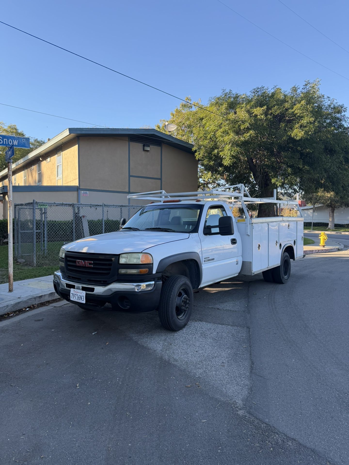 2004 GMC 3500 2WD Diesel 6 Speed Manual