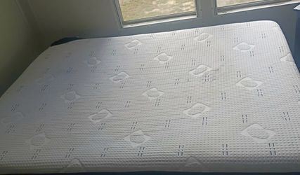 Queen Size Mattress : Comfy