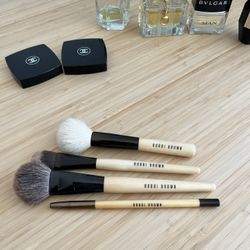 Bobbi Brown Make-up Brushes! Like New!!