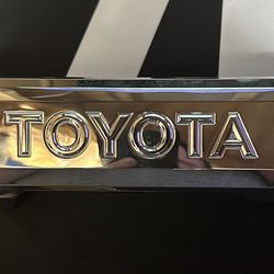 Tailgate Handle Garnish - 3rd Gen Tundra