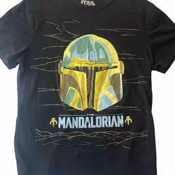 Star Wars Black T-shirt Size Small Mandalorian Helmet