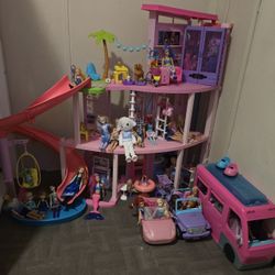 Barbie Dream House,closet, and camper