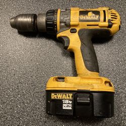 DEWALT 3 SPEED HAMMER DRILL WITH BATTERY WORKS GREAT