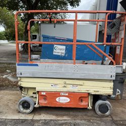 JLG 1930ES 19’ Electric Scissor Lift 