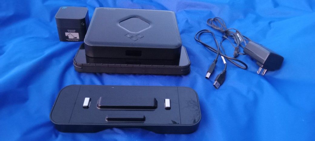 iRobot Braava 380t floor mopping robot and its companion NorthStar Navigation Cube. 