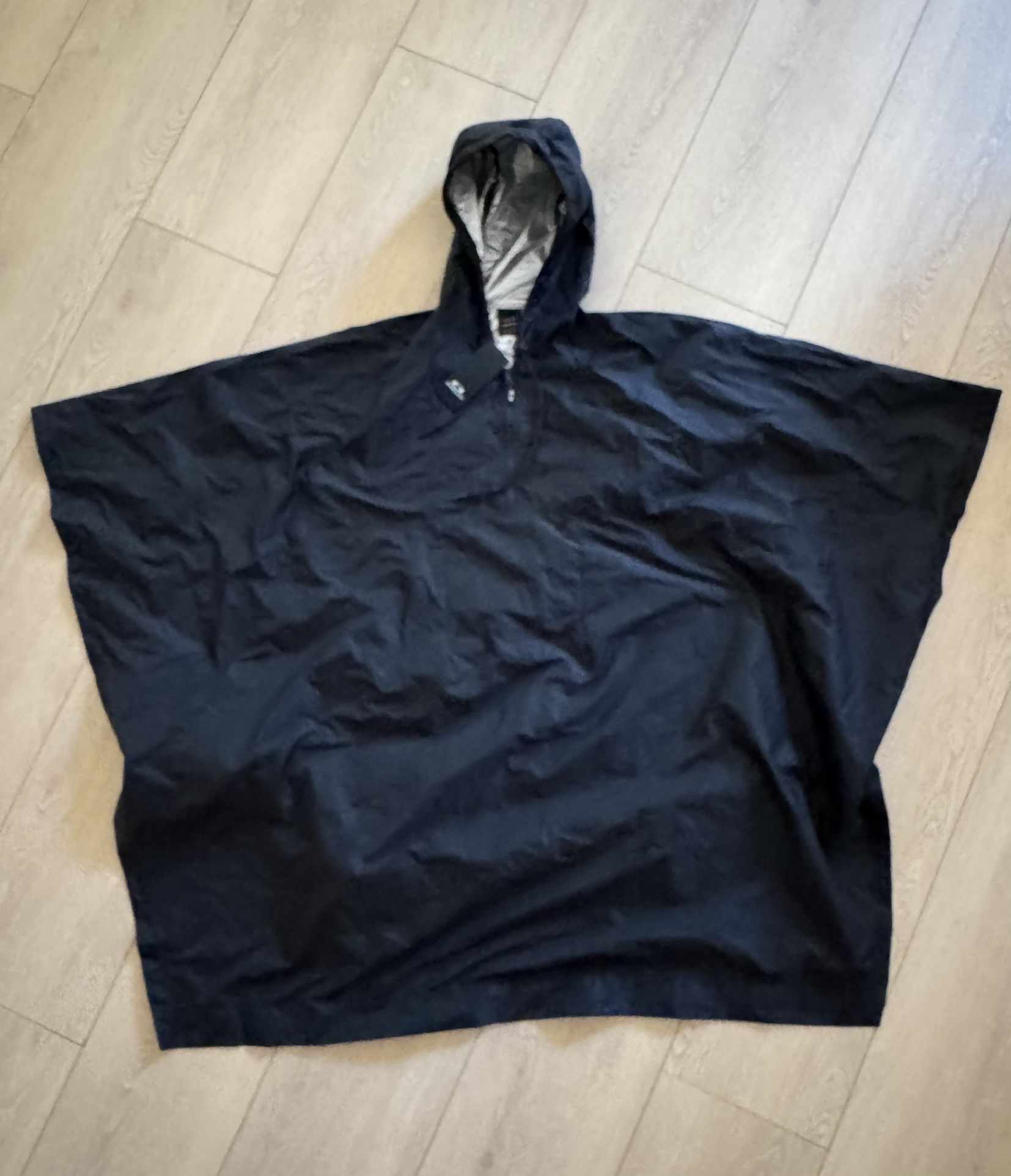 Oakley Definition Poncho New With Tags Black Skull