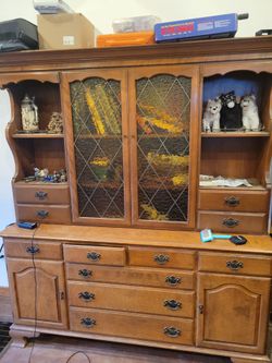 ETHAN ALLEN china cabinet