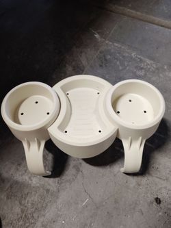 Jacuzzi or pool cup holder