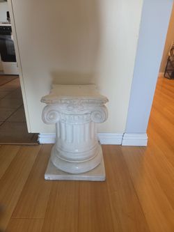 Table  stand  for Glass or light lamp