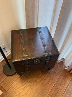 Storage seat