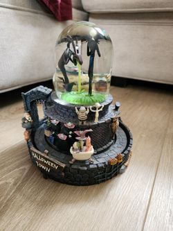 Nightmare Before Christmas Snowglobe