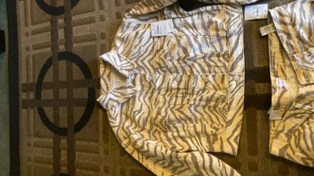Good America brown tiger extra extra large top/12/31 pants