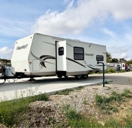 2011 Flagstaff Super Lite Camper With Slide Out 27 feet