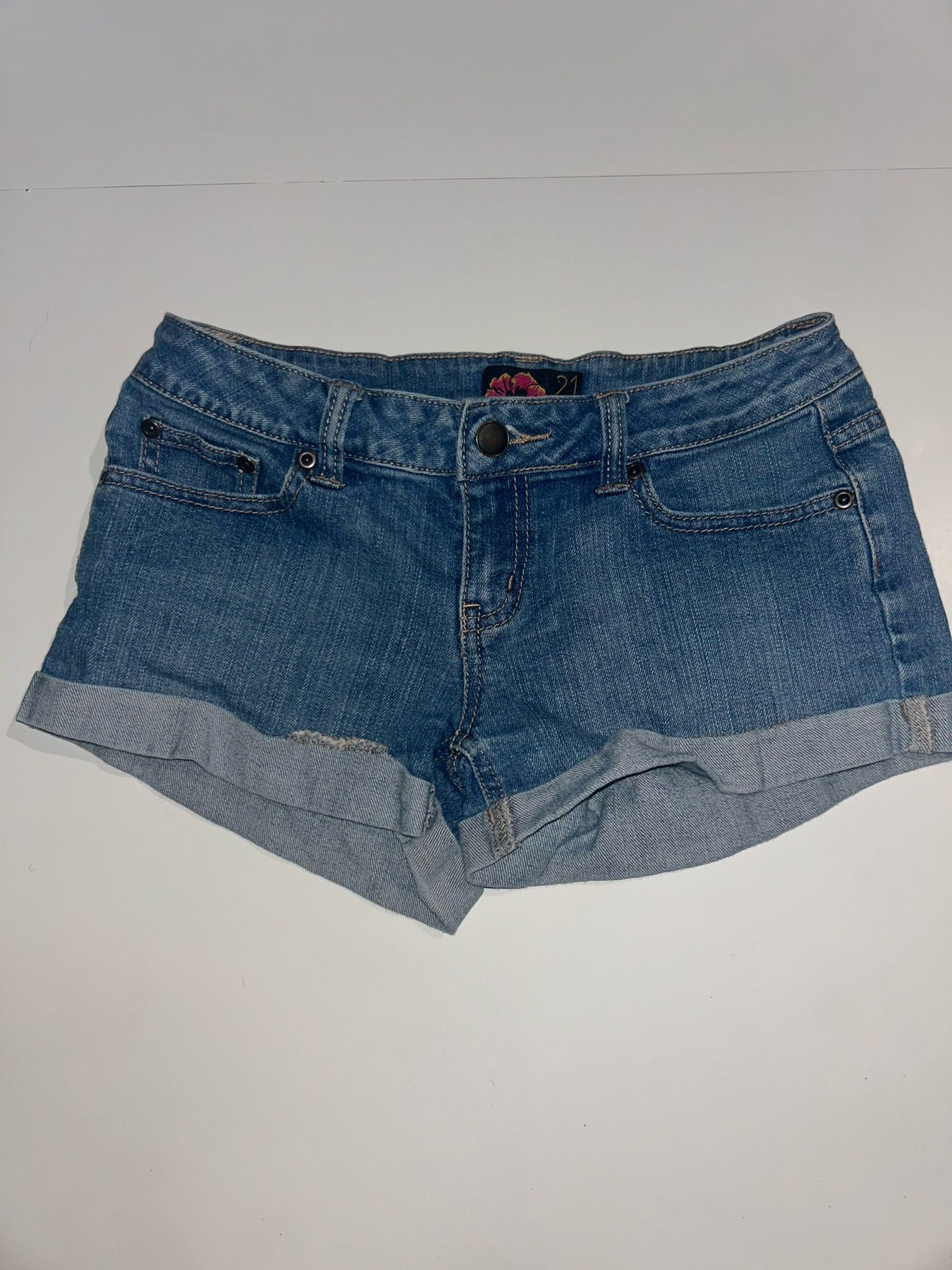 denim shorts (size 25)