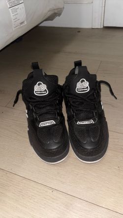 Size 10 LV SKATES