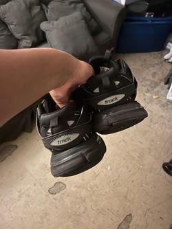 Balenciaga tracks non led