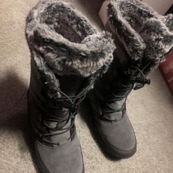 Girls Snow Boots Size 5