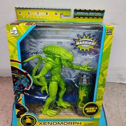 Lanard Alien Collection Special Edition Glow in the Dark Series Xenomorph Warrior action figure.