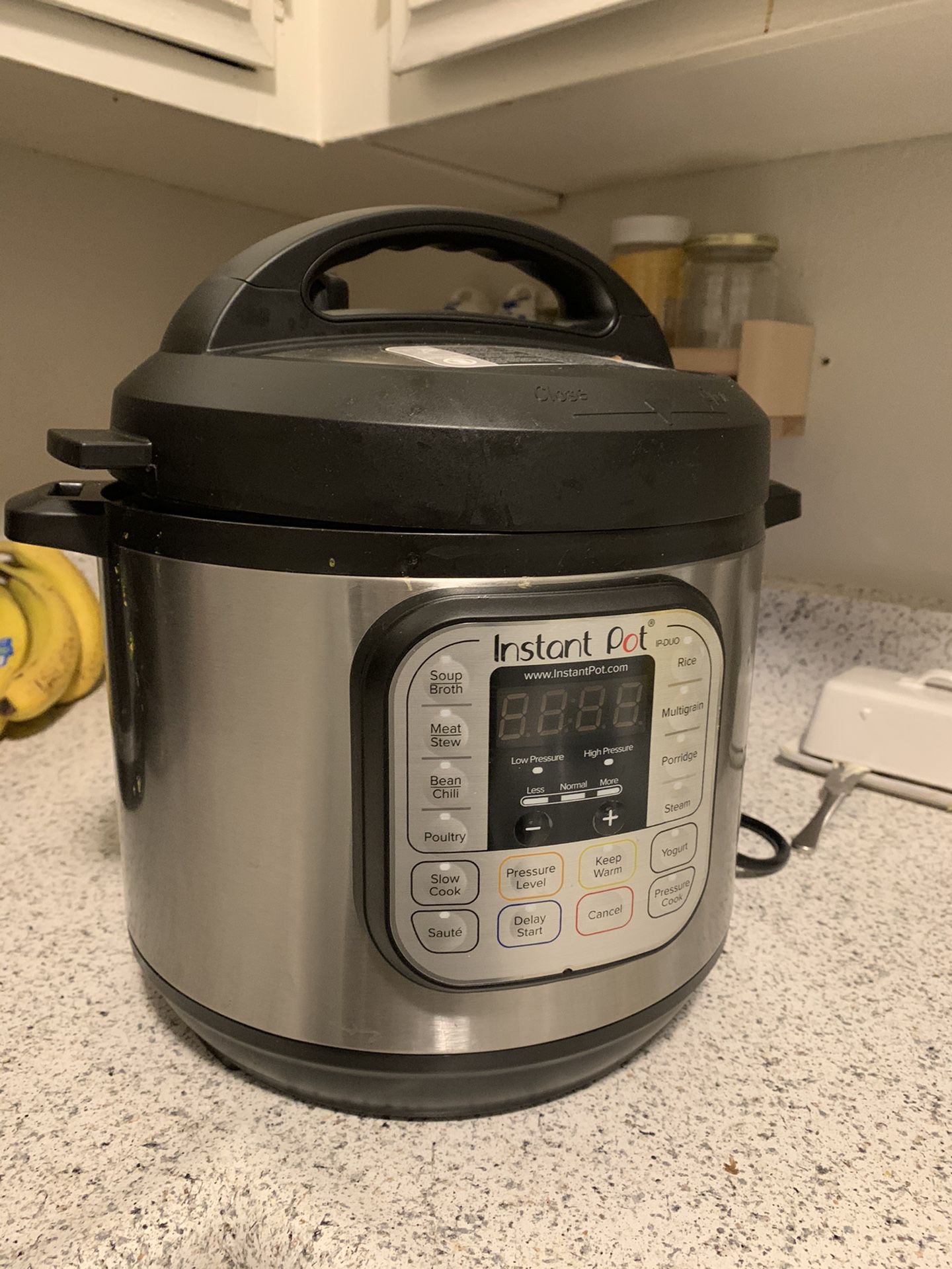 Instant Pot Pressure Cooker - Barely Used