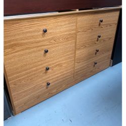 Dresser/ Eight drawers dresser