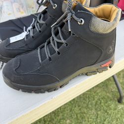 Men’s Boots - Size 9