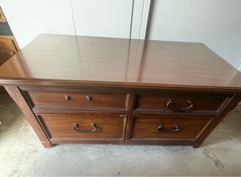 Lift top coffee table