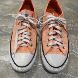 Converse All Star Low Tops Lace Orange Sneakers Women’s 8 / Men’s 6 