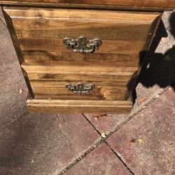 End table/nightstand