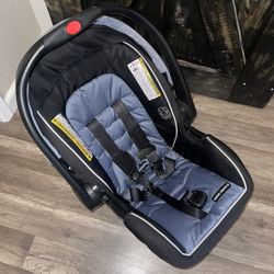 Graco Infant Car seat 