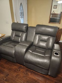 Recliner love seat