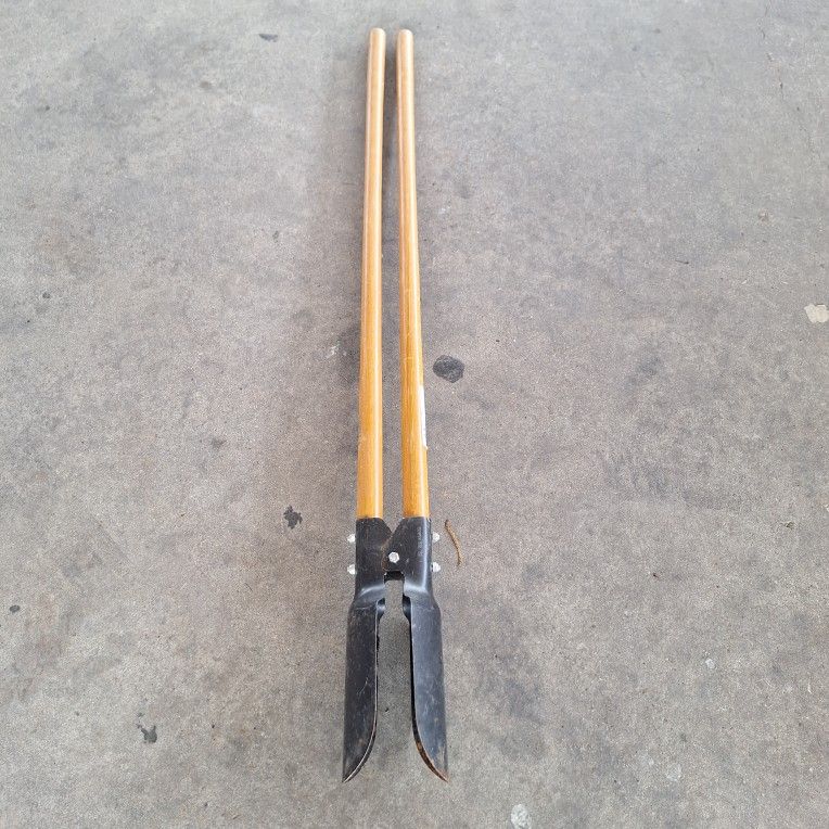 Manual Post Hole Digger