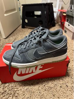 Nike Dunks size 8.5