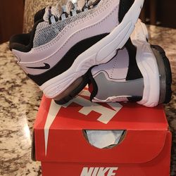 Brand NEW Nike Little Air Max '95!