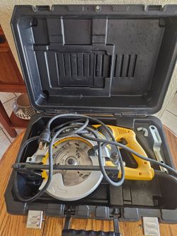 DeWalt DW378G Framing Corded Circular Saw with Case