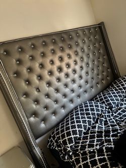 Li king bedroom set