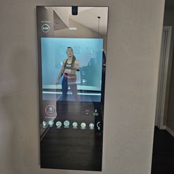 The MIRROR LULULEMON STUDIO Workout Mirror