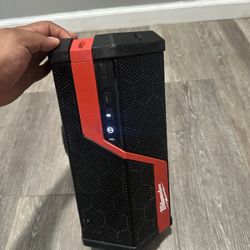 Milwaukee M18/M12 Speaker 