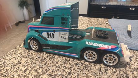 Rc10 6X6 Semi truck T/A