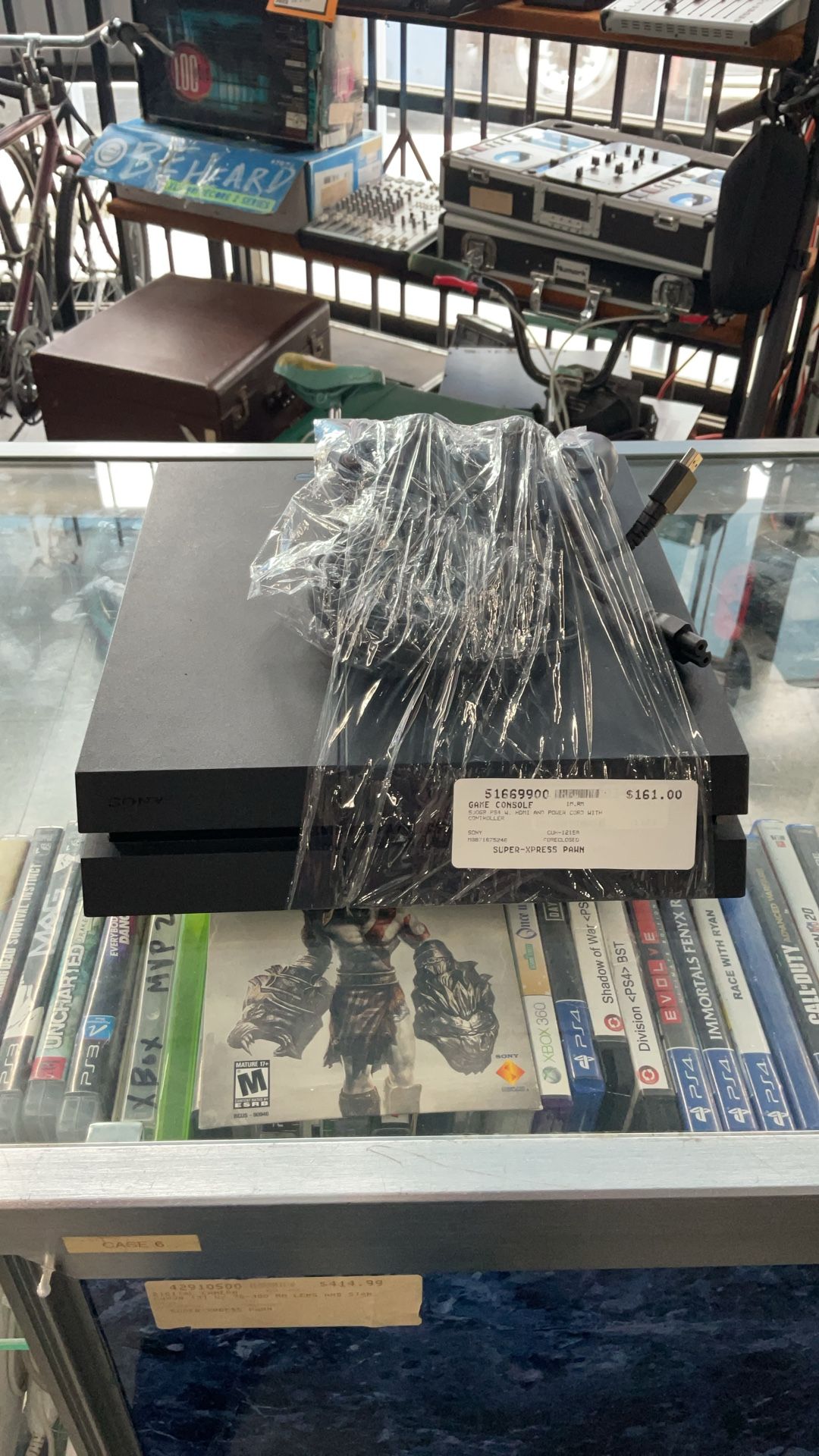 PS4 500GB, HDMI, Power Cord And Controller