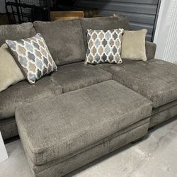 Charcoal Grey Couch Set With Chaise And Ottoman Unused Brand New Quality 