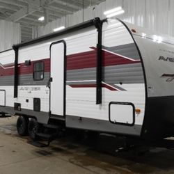 Like New 2025 Primetime Avenger 24BHSLE Camper