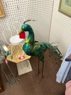 Decorative Peacock Yard Statue