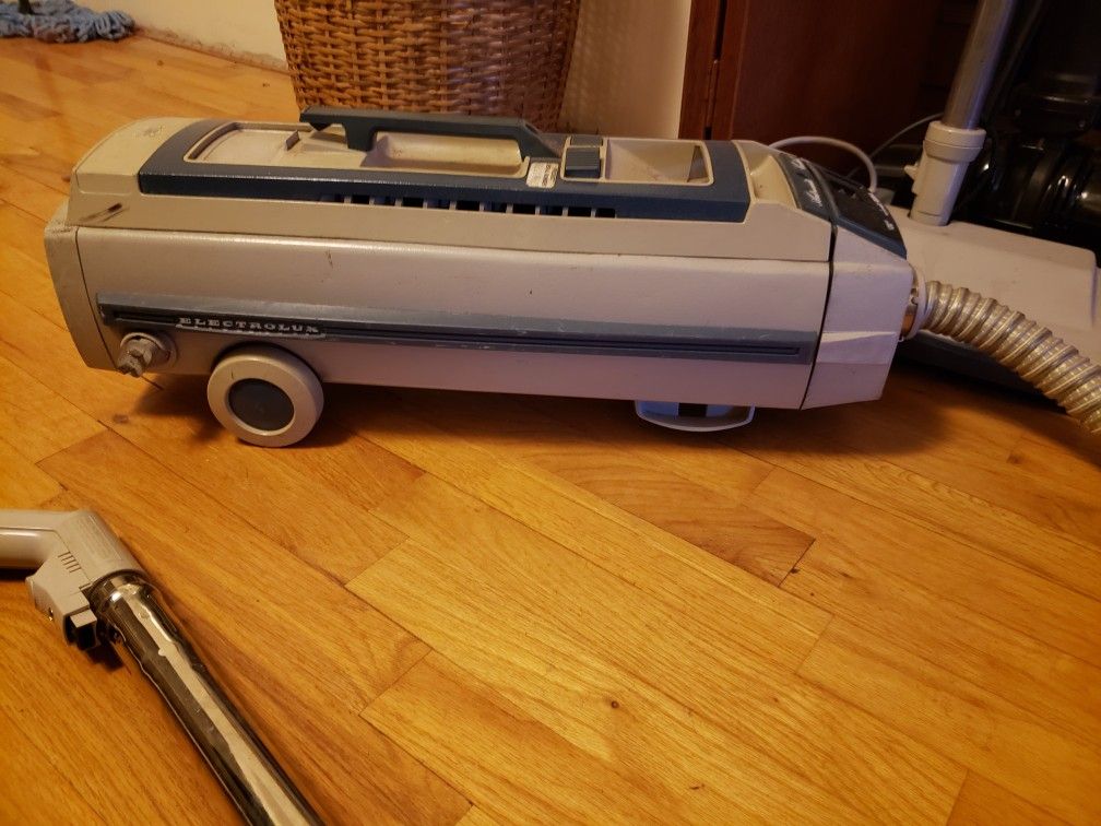 Electrolux canister vaccum