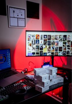 Apple AirPods Pro – Lot of 8 Boxes