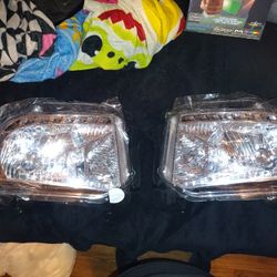 OEM TYC Headlight Assembly Left Halogen for 14-17 Toyota Tundra 20-9500-00-9